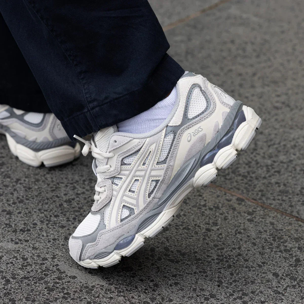 GEL OYSTER GREY SNEAKERS