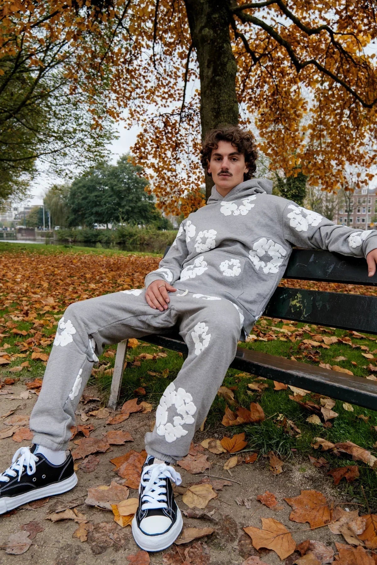 FLOWER SWEATPANTS GREY