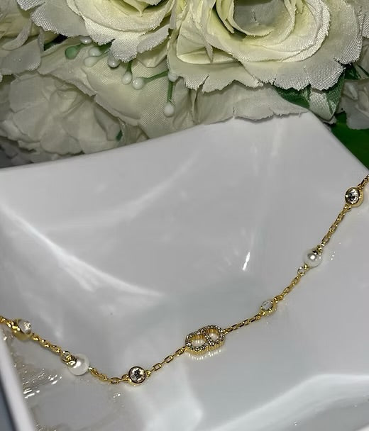 necklace with diamonds