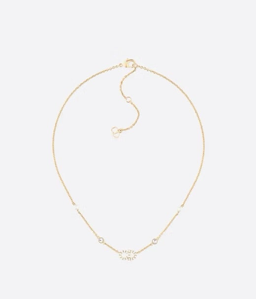 necklace with diamonds
