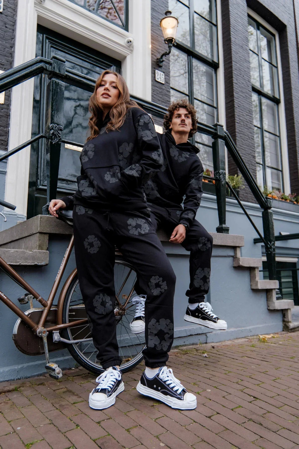 FLOWER HOODIE BLACK MONOCHROME